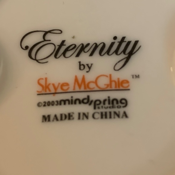 Skye McGhie tea light candle holder. - Picture 3 of 3